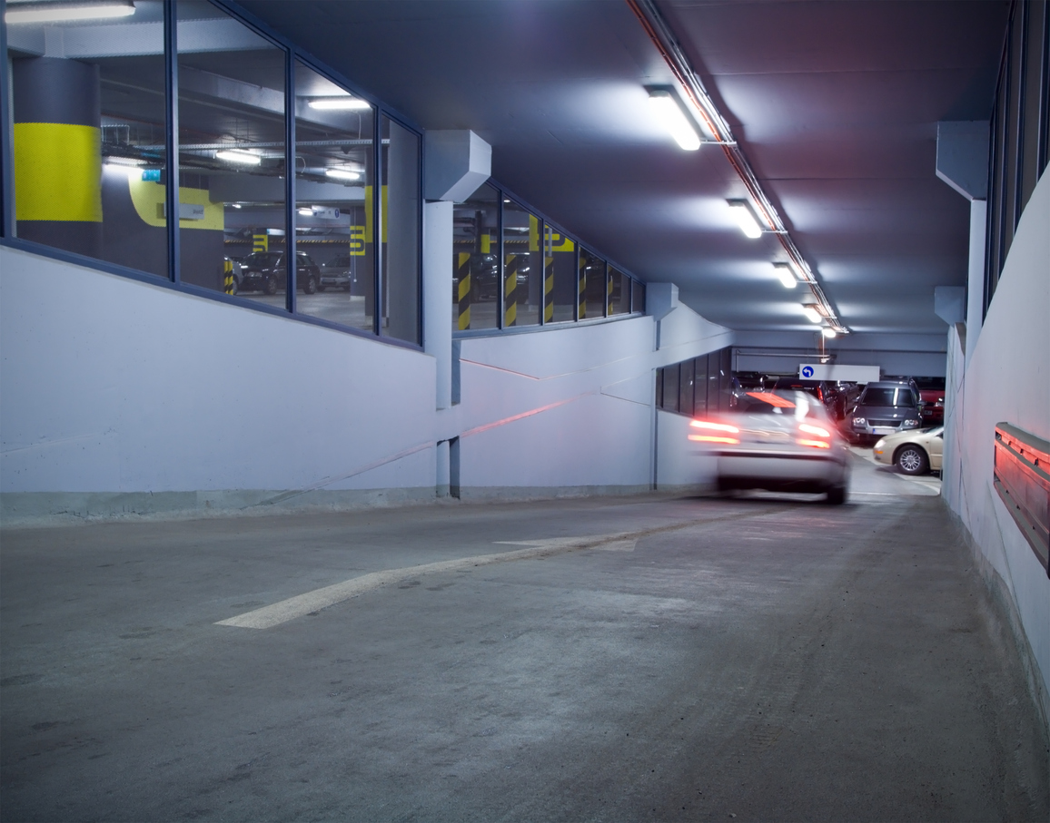 Without a barrier, you can quickly enter the underground car park, and you don't have to take a ticket. 
