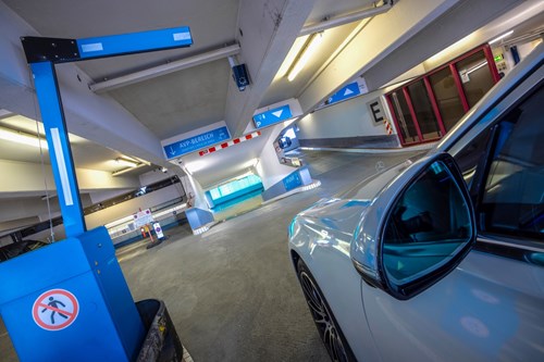 Under the APCOA URBAN HUBS brand, APCOA is extending the functionality of its car parking facilities, integrating them into a dedicated digital ecosystem
