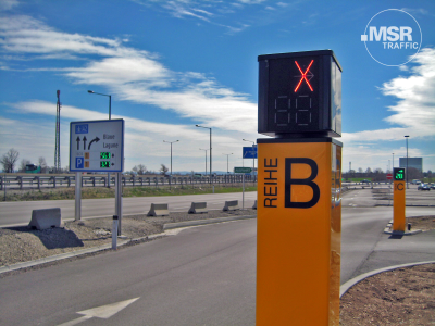 Dynamic signs and totems with LED displays at each parking row provide a lot of clarity
