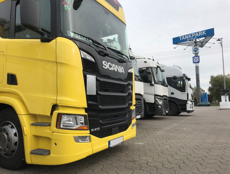 Nedap’s Smart Area Parking system at Hamburg Port Authority uses SENSIT smart parking sensors to offer truckers accurate information about vacant parking spaces, helping to reduce search traffic, parking violations, and emissions