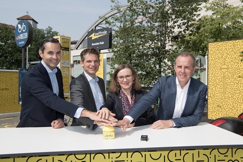 Philippe Op de Beeck, CEO APCOA PARKING Group (furthest right)
